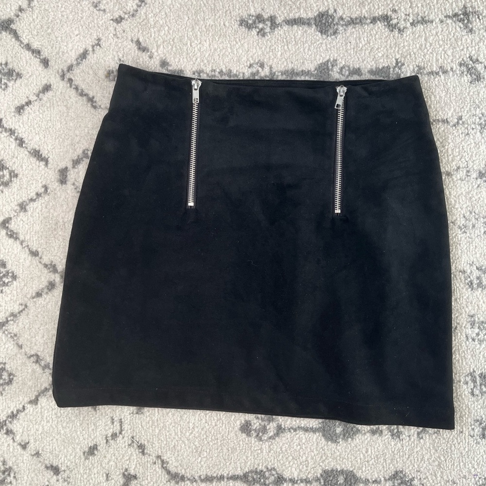 **NEVER WORN** Black Mini Skirt from Forever21